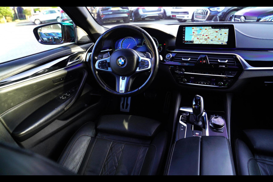 BMW 5 Serie M550d xDrive| Schuifdak | Stoelkoeling | Adaptieve Cruise control | 400 PK | Luxe Nappa Leder | Shadow Line | Dealer o