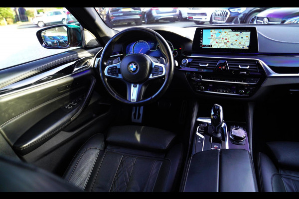 BMW 5 Serie M550d xDrive| Schuifdak | Stoelkoeling | Adaptieve Cruise control | 400 PK | Luxe Nappa Leder | Shadow Line | Dealer o