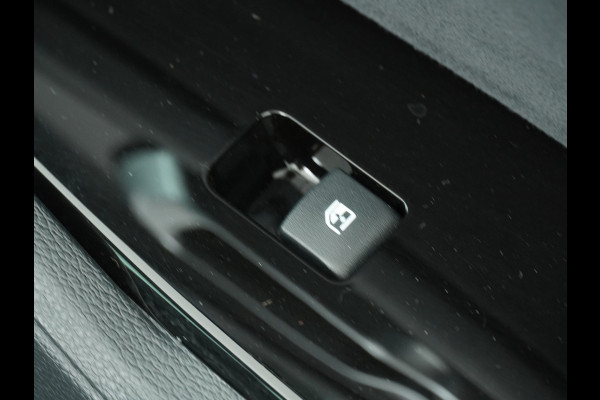 Kia Sportage 1.6 T-GDi Hybrid GT-Line Apple Carplay/Android Auto - Cruise Control - Dodehoekdetectie - Panorama Dak - Navigatie - Stuur/Stoelverwarming - Fabrieksgarantie tot 11-2031