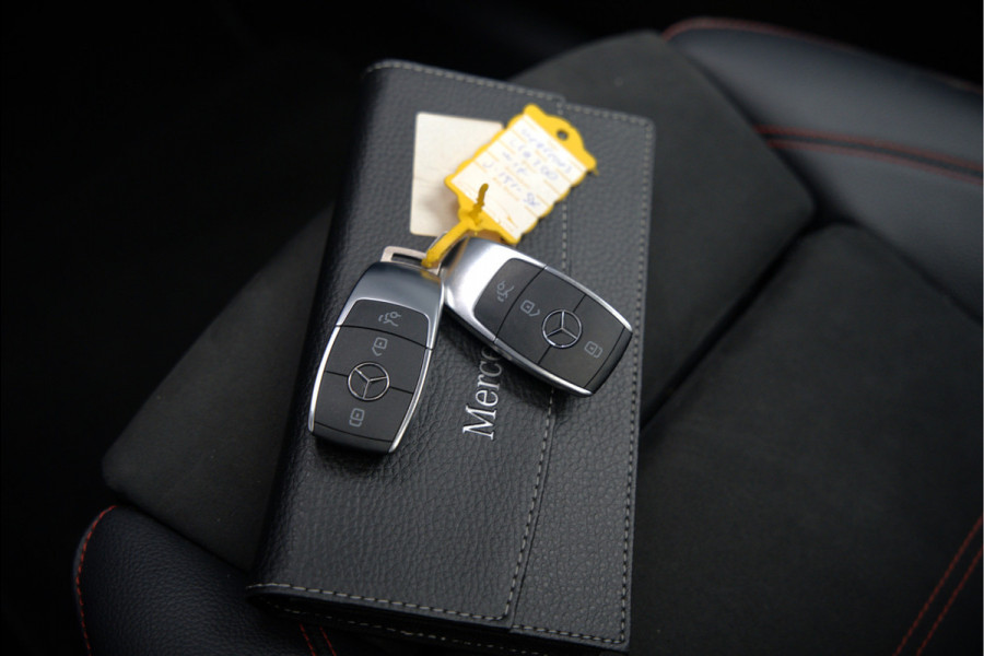 Mercedes-Benz CLA-Klasse 200 Business Solution AMG | Panoramadak | Stoelverwarming | Keyless | Memory Seats | Cruise Control | Ambiance verlichting | Camera | Parkeersensoren |