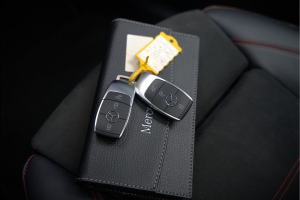 Mercedes-Benz CLA-Klasse 200 Business Solution AMG | Panoramadak | Stoelverwarming | Keyless | Memory Seats | Cruise Control | Ambiance verlichting | Camera | Parkeersensoren |