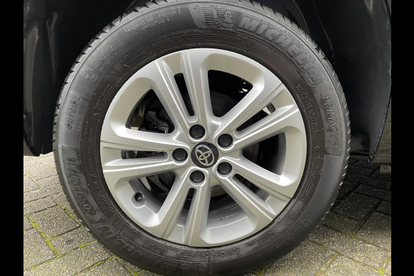 Toyota PROACE CITY Verso 130pk Dynamic Long 7-pers (7 stoelen -Trekhaak - Camera - Keyless Entry - Automatische Airco - Navigatie - Parkeersensoren V+A)