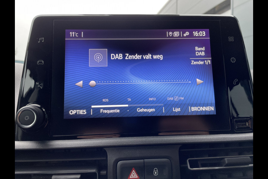 Toyota PROACE CITY Verso 130pk Dynamic Long 7-pers (7 stoelen -Trekhaak - Camera - Keyless Entry - Automatische Airco - Navigatie - Parkeersensoren V+A)