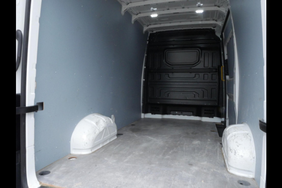 Volkswagen Crafter 2.0 TDI 100PK, L3H3, Airco