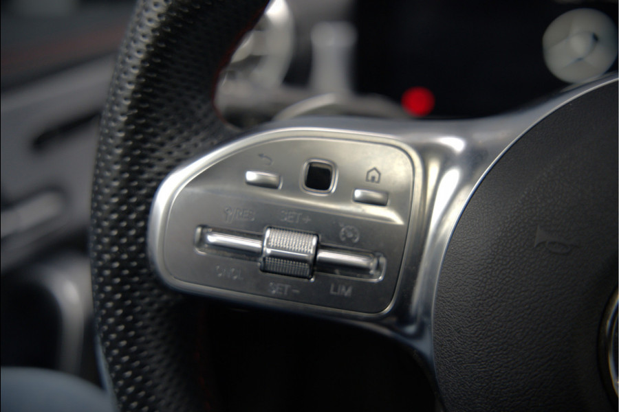 Mercedes-Benz CLA-Klasse 200 Business Solution AMG | Panoramadak | Stoelverwarming | Keyless | Memory Seats | Cruise Control | Ambiance verlichting | Camera | Parkeersensoren |