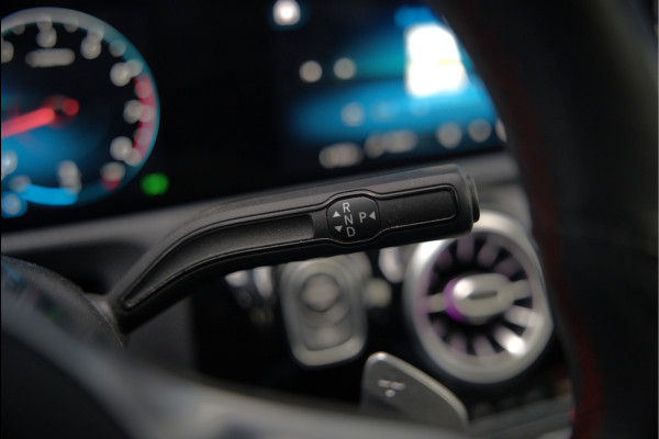 Mercedes-Benz CLA-Klasse 200 Business Solution AMG | Panoramadak | Stoelverwarming | Keyless | Memory Seats | Cruise Control | Ambiance verlichting | Camera | Parkeersensoren |