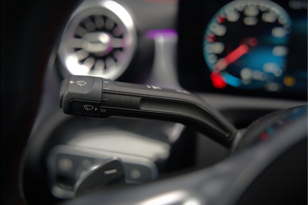 Mercedes-Benz CLA-Klasse 200 Business Solution AMG | Panoramadak | Stoelverwarming | Keyless | Memory Seats | Cruise Control | Ambiance verlichting | Camera | Parkeersensoren |