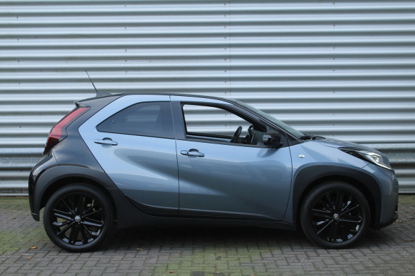 Toyota Aygo X 1.0 VVT-i 73pk Premium AUTOMAAT NL-Auto NAP Clima Cruise Navi Camera Carplay 18"LMV Keyless JBL Stoelverwarming