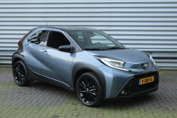Toyota Aygo X 1.0 VVT-i 73pk Premium AUTOMAAT NL-Auto NAP Clima Cruise Navi Camera Carplay 18"LMV Keyless JBL Stoelverwarming