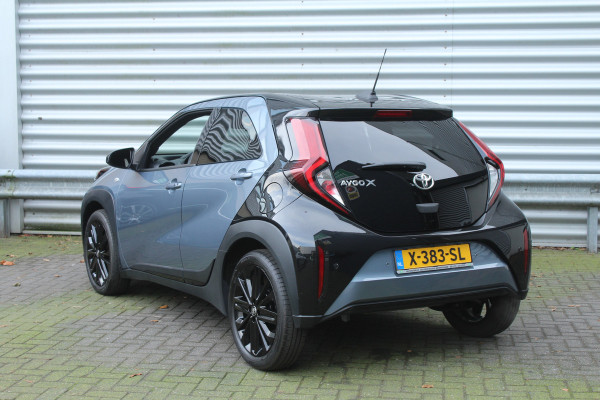 Toyota Aygo X 1.0 VVT-i 73pk Premium AUTOMAAT NL-Auto NAP Clima Cruise Navi Camera Carplay 18"LMV Keyless JBL Stoelverwarming