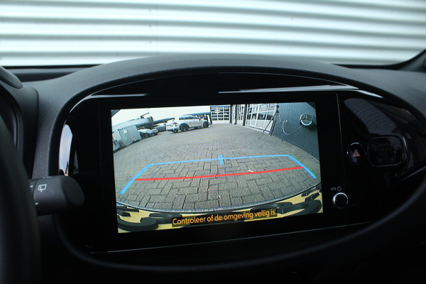 Toyota Aygo X 1.0 VVT-i 73pk Premium AUTOMAAT NL-Auto NAP Clima Cruise Navi Camera Carplay 18"LMV Keyless JBL Stoelverwarming