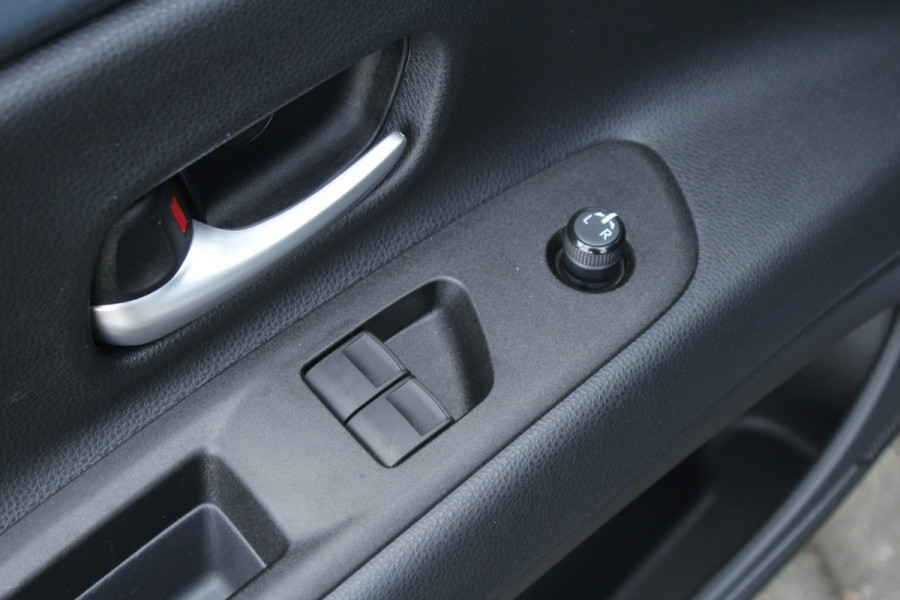 Toyota Aygo X 1.0 VVT-i 73pk Premium AUTOMAAT NL-Auto NAP Clima Cruise Navi Camera Carplay 18"LMV Keyless JBL Stoelverwarming