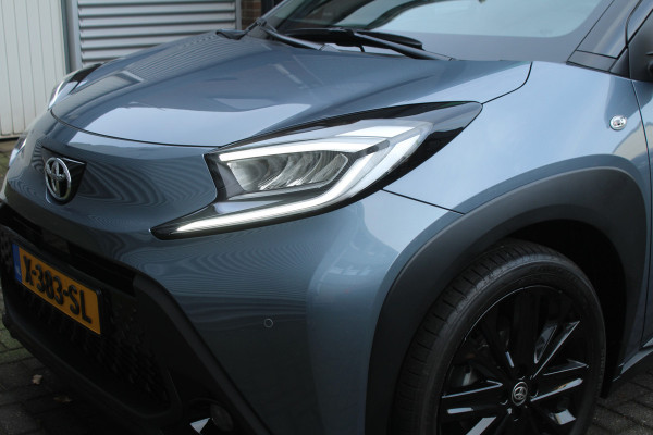 Toyota Aygo X 1.0 VVT-i 73pk Premium AUTOMAAT NL-Auto NAP Clima Cruise Navi Camera Carplay 18"LMV Keyless JBL Stoelverwarming