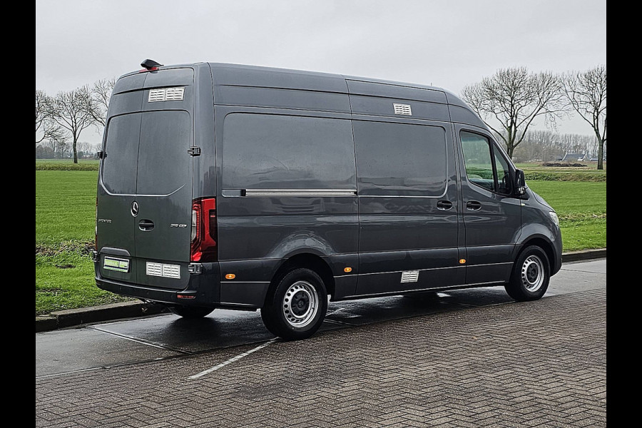 Mercedes-Benz Sprinter 316 L2H2 LED Adap-Cruise Mbux10 Memory- stoel Camera PDC Euro6 163 PK!