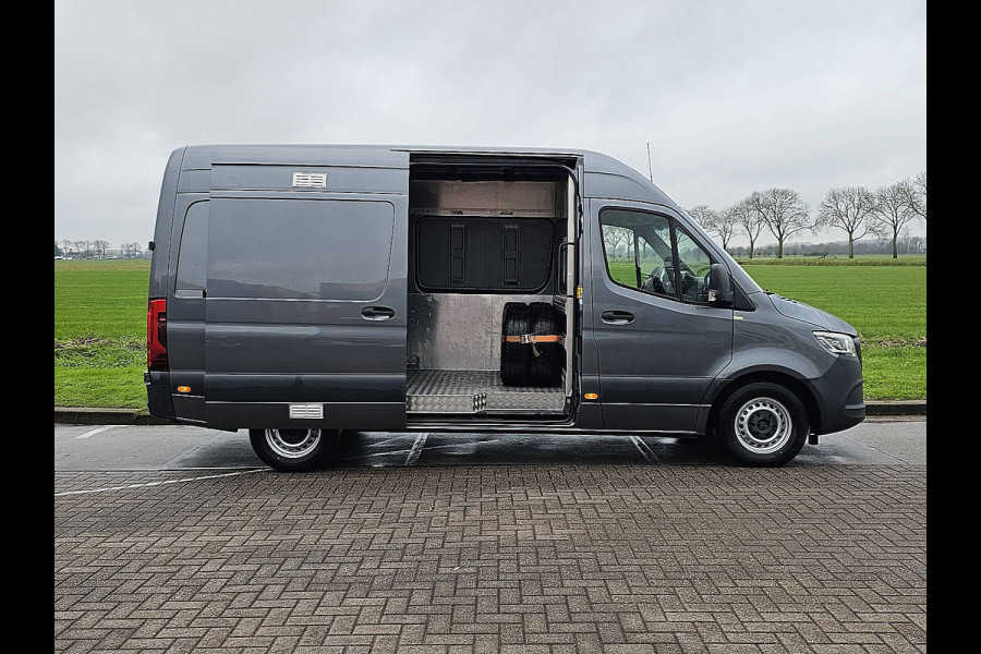 Mercedes-Benz Sprinter 316 L2H2 LED Adap-Cruise Mbux10 Memory- stoel Camera PDC Euro6 163 PK!