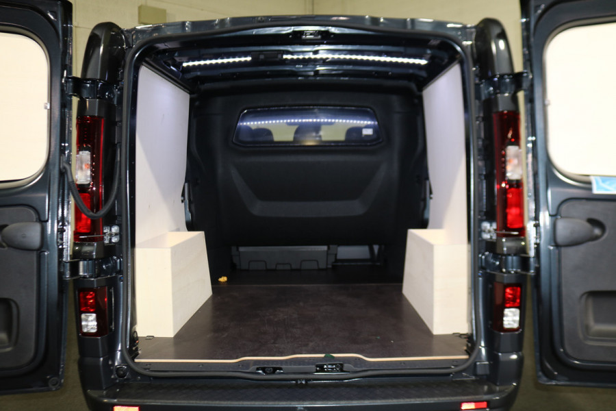 Renault Trafic 2.0 Blue dCi 170pk L2 H1 DC Automaat Black Edition