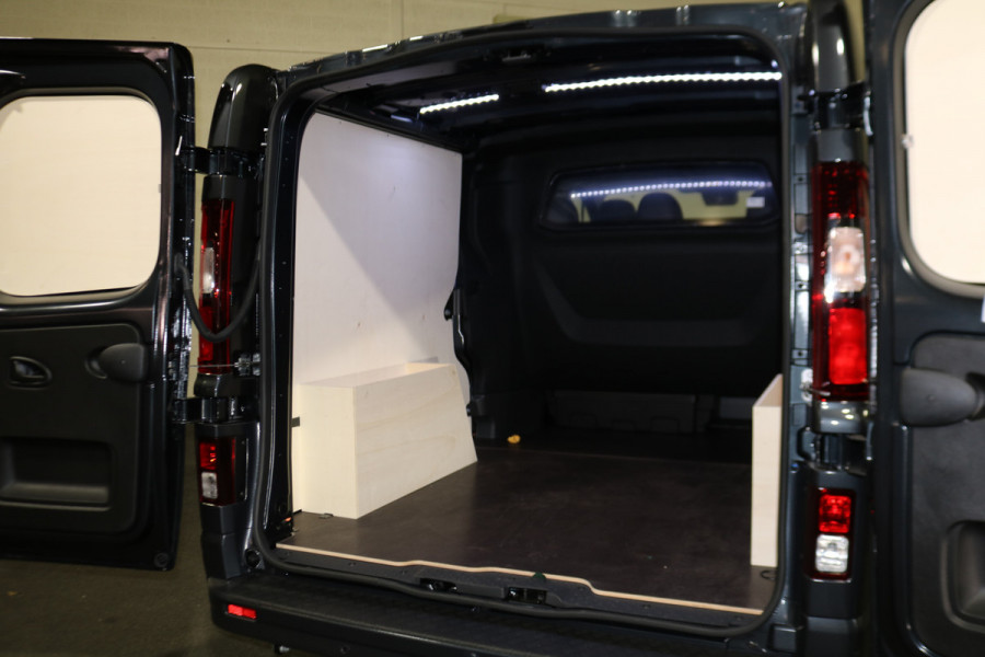 Renault Trafic 2.0 Blue dCi 170pk L2 H1 DC Automaat Black Edition