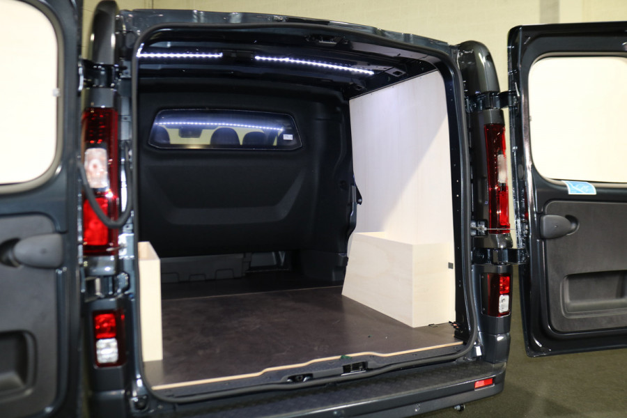 Renault Trafic 2.0 Blue dCi 170pk L2 H1 DC Automaat Black Edition