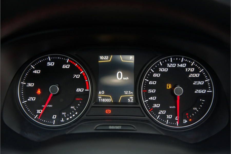 Seat Ateca 2.0 EcoTSI FR 4DRIVE | Panoramadak | Stoelverwarming | Keyless | 360 Camera | Standkachel | Navigatie | Apple Carplay | Trekhaak | Elektrische Stoel | Adaptive Cruise Control | Seat Sound | Adaptief Onderstel | D