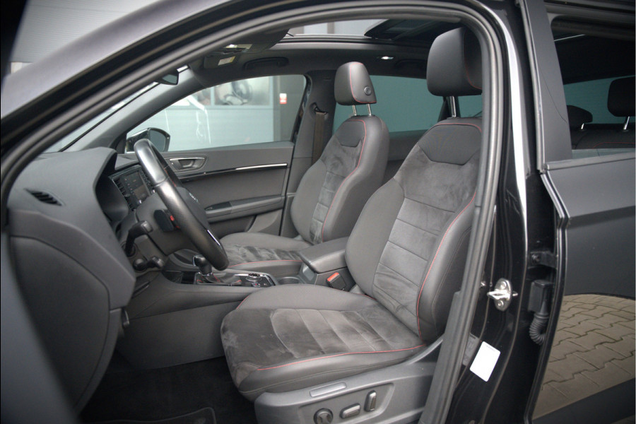 Seat Ateca 2.0 EcoTSI FR 4DRIVE | Panoramadak | Stoelverwarming | Keyless | 360 Camera | Standkachel | Navigatie | Apple Carplay | Trekhaak | Elektrische Stoel | Adaptive Cruise Control | Seat Sound | Adaptief Onderstel | D