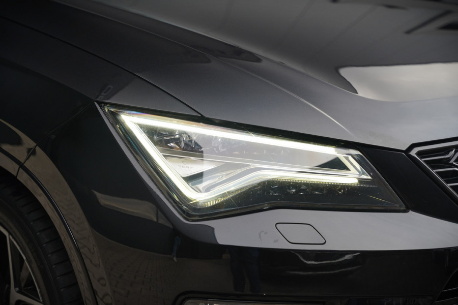 Seat Ateca 2.0 EcoTSI FR 4DRIVE | Panoramadak | Stoelverwarming | Keyless | 360 Camera | Standkachel | Navigatie | Apple Carplay | Trekhaak | Elektrische Stoel | Adaptive Cruise Control | Seat Sound | Adaptief Onderstel | D