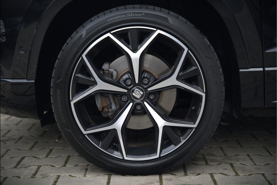 Seat Ateca 2.0 EcoTSI FR 4DRIVE | Panoramadak | Stoelverwarming | Keyless | 360 Camera | Standkachel | Navigatie | Apple Carplay | Trekhaak | Elektrische Stoel | Adaptive Cruise Control | Seat Sound | Adaptief Onderstel | D
