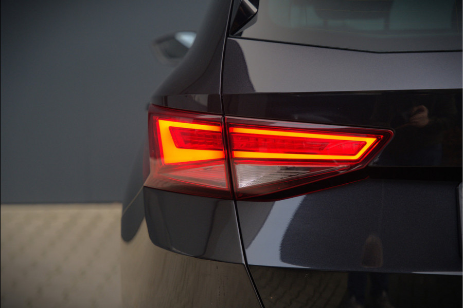 Seat Ateca 2.0 EcoTSI FR 4DRIVE | Panoramadak | Stoelverwarming | Keyless | 360 Camera | Standkachel | Navigatie | Apple Carplay | Trekhaak | Elektrische Stoel | Adaptive Cruise Control | Seat Sound | Adaptief Onderstel | D