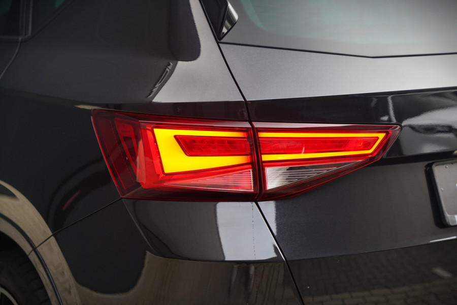 Seat Ateca 2.0 EcoTSI FR 4DRIVE | Panoramadak | Stoelverwarming | Keyless | 360 Camera | Standkachel | Navigatie | Apple Carplay | Trekhaak | Elektrische Stoel | Adaptive Cruise Control | Seat Sound | Adaptief Onderstel | D