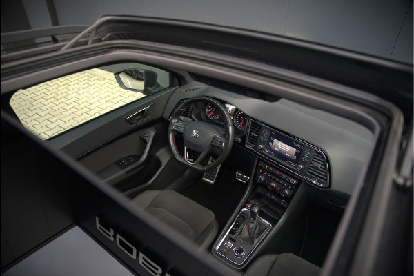 Seat Ateca 2.0 EcoTSI FR 4DRIVE | Panoramadak | Stoelverwarming | Keyless | 360 Camera | Standkachel | Navigatie | Apple Carplay | Trekhaak | Elektrische Stoel | Adaptive Cruise Control | Seat Sound | Adaptief Onderstel | D