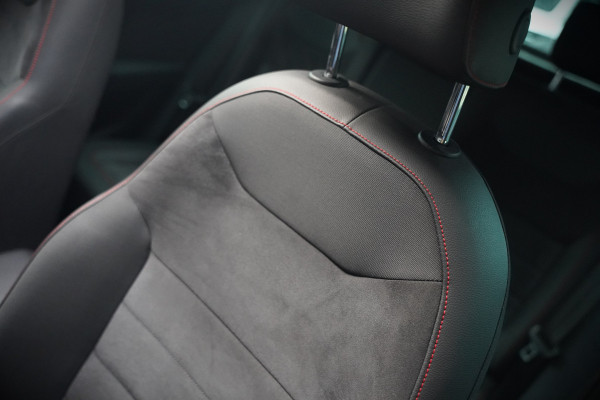 Seat Ateca 2.0 EcoTSI FR 4DRIVE | Panoramadak | Stoelverwarming | Keyless | 360 Camera | Standkachel | Navigatie | Apple Carplay | Trekhaak | Elektrische Stoel | Adaptive Cruise Control | Seat Sound | Adaptief Onderstel | D