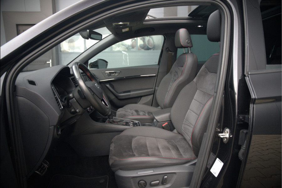 Seat Ateca 2.0 EcoTSI FR 4DRIVE | Panoramadak | Stoelverwarming | Keyless | 360 Camera | Standkachel | Navigatie | Apple Carplay | Trekhaak | Elektrische Stoel | Adaptive Cruise Control | Seat Sound | Adaptief Onderstel | D