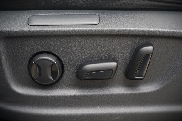 Seat Ateca 2.0 EcoTSI FR 4DRIVE | Panoramadak | Stoelverwarming | Keyless | 360 Camera | Standkachel | Navigatie | Apple Carplay | Trekhaak | Elektrische Stoel | Adaptive Cruise Control | Seat Sound | Adaptief Onderstel | D