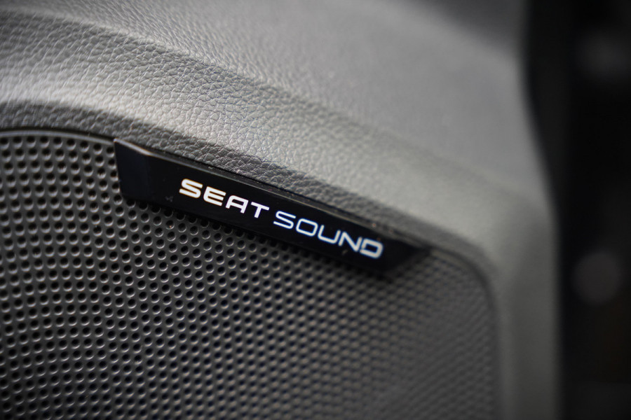 Seat Ateca 2.0 EcoTSI FR 4DRIVE | Panoramadak | Stoelverwarming | Keyless | 360 Camera | Standkachel | Navigatie | Apple Carplay | Trekhaak | Elektrische Stoel | Adaptive Cruise Control | Seat Sound | Adaptief Onderstel | D