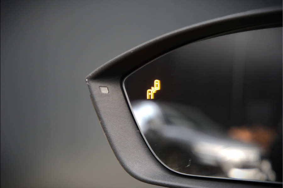 Seat Ateca 2.0 EcoTSI FR 4DRIVE | Panoramadak | Stoelverwarming | Keyless | 360 Camera | Standkachel | Navigatie | Apple Carplay | Trekhaak | Elektrische Stoel | Adaptive Cruise Control | Seat Sound | Adaptief Onderstel | D