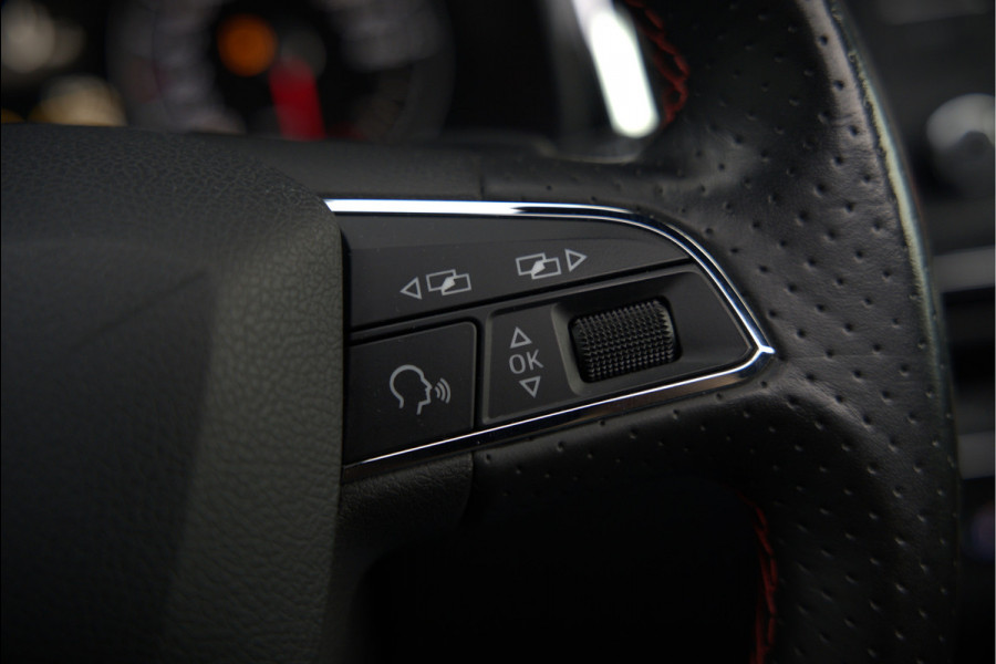 Seat Ateca 2.0 EcoTSI FR 4DRIVE | Panoramadak | Stoelverwarming | Keyless | 360 Camera | Standkachel | Navigatie | Apple Carplay | Trekhaak | Elektrische Stoel | Adaptive Cruise Control | Seat Sound | Adaptief Onderstel | D