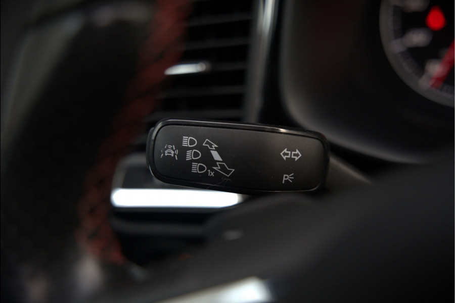 Seat Ateca 2.0 EcoTSI FR 4DRIVE | Panoramadak | Stoelverwarming | Keyless | 360 Camera | Standkachel | Navigatie | Apple Carplay | Trekhaak | Elektrische Stoel | Adaptive Cruise Control | Seat Sound | Adaptief Onderstel | D