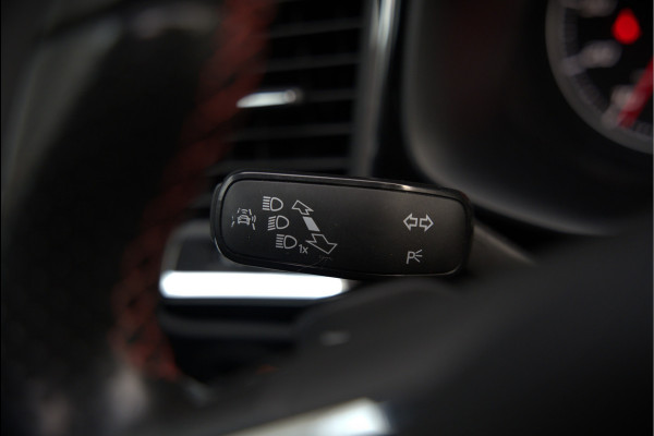 Seat Ateca 2.0 EcoTSI FR 4DRIVE | Panoramadak | Stoelverwarming | Keyless | 360 Camera | Standkachel | Navigatie | Apple Carplay | Trekhaak | Elektrische Stoel | Adaptive Cruise Control | Seat Sound | Adaptief Onderstel | D