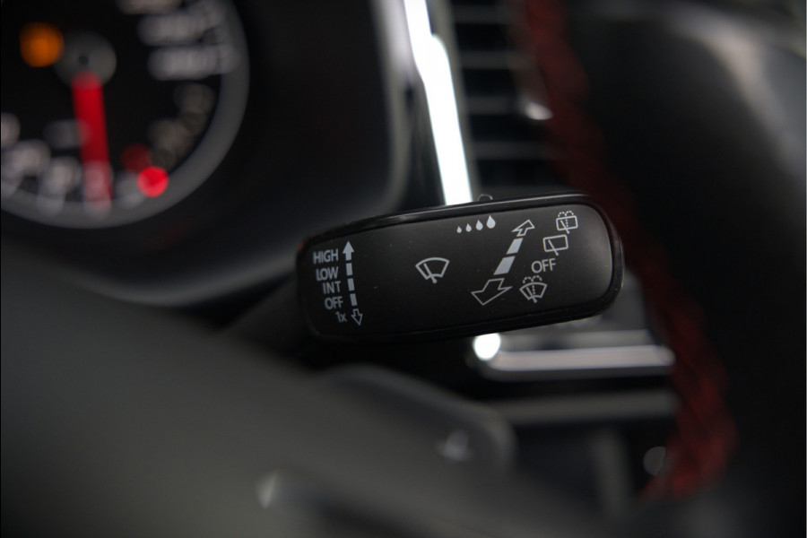 Seat Ateca 2.0 EcoTSI FR 4DRIVE | Panoramadak | Stoelverwarming | Keyless | 360 Camera | Standkachel | Navigatie | Apple Carplay | Trekhaak | Elektrische Stoel | Adaptive Cruise Control | Seat Sound | Adaptief Onderstel | D