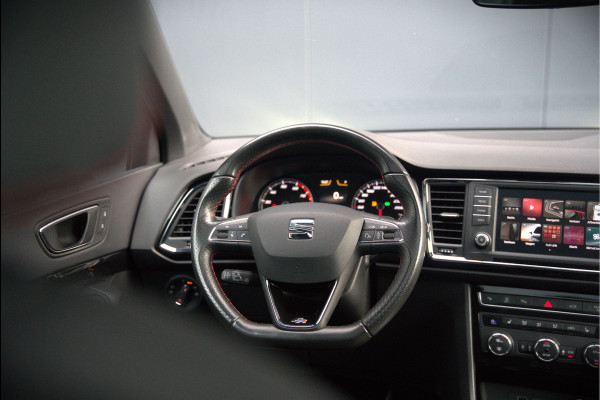 Seat Ateca 2.0 EcoTSI FR 4DRIVE | Panoramadak | Stoelverwarming | Keyless | 360 Camera | Standkachel | Navigatie | Apple Carplay | Trekhaak | Elektrische Stoel | Adaptive Cruise Control | Seat Sound | Adaptief Onderstel | D