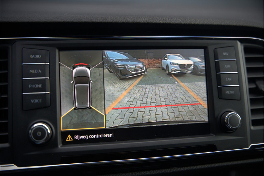 Seat Ateca 2.0 EcoTSI FR 4DRIVE | Panoramadak | Stoelverwarming | Keyless | 360 Camera | Standkachel | Navigatie | Apple Carplay | Trekhaak | Elektrische Stoel | Adaptive Cruise Control | Seat Sound | Adaptief Onderstel | D