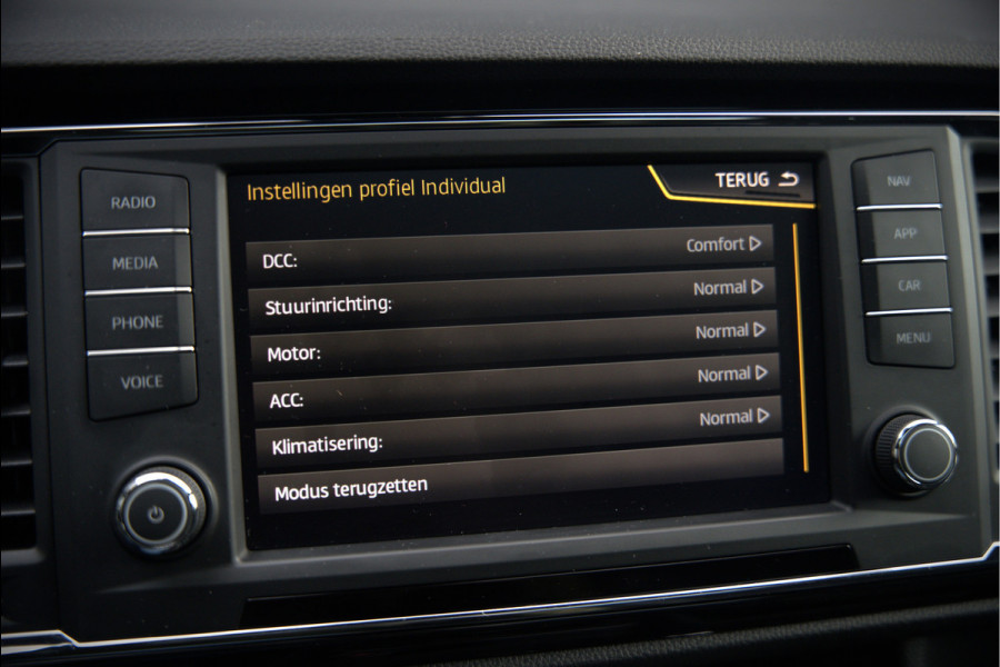 Seat Ateca 2.0 EcoTSI FR 4DRIVE | Panoramadak | Stoelverwarming | Keyless | 360 Camera | Standkachel | Navigatie | Apple Carplay | Trekhaak | Elektrische Stoel | Adaptive Cruise Control | Seat Sound | Adaptief Onderstel | D