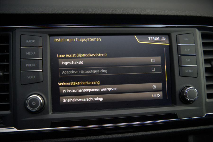 Seat Ateca 2.0 EcoTSI FR 4DRIVE | Panoramadak | Stoelverwarming | Keyless | 360 Camera | Standkachel | Navigatie | Apple Carplay | Trekhaak | Elektrische Stoel | Adaptive Cruise Control | Seat Sound | Adaptief Onderstel | D