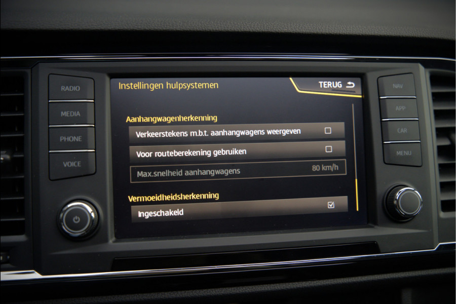 Seat Ateca 2.0 EcoTSI FR 4DRIVE | Panoramadak | Stoelverwarming | Keyless | 360 Camera | Standkachel | Navigatie | Apple Carplay | Trekhaak | Elektrische Stoel | Adaptive Cruise Control | Seat Sound | Adaptief Onderstel | D