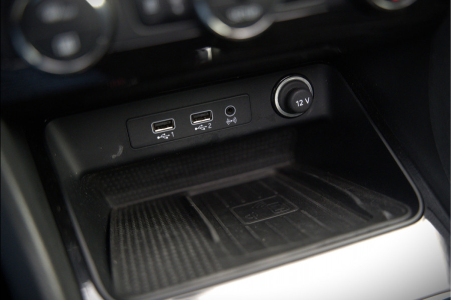 Seat Ateca 2.0 EcoTSI FR 4DRIVE | Panoramadak | Stoelverwarming | Keyless | 360 Camera | Standkachel | Navigatie | Apple Carplay | Trekhaak | Elektrische Stoel | Adaptive Cruise Control | Seat Sound | Adaptief Onderstel | D