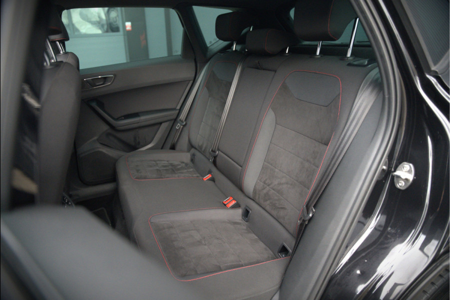 Seat Ateca 2.0 EcoTSI FR 4DRIVE | Panoramadak | Stoelverwarming | Keyless | 360 Camera | Standkachel | Navigatie | Apple Carplay | Trekhaak | Elektrische Stoel | Adaptive Cruise Control | Seat Sound | Adaptief Onderstel | D