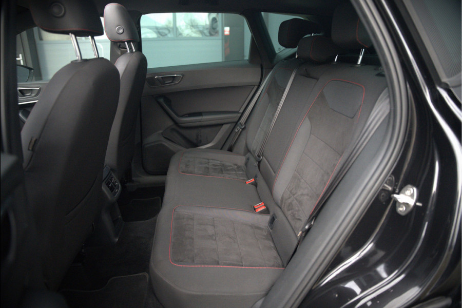 Seat Ateca 2.0 EcoTSI FR 4DRIVE | Panoramadak | Stoelverwarming | Keyless | 360 Camera | Standkachel | Navigatie | Apple Carplay | Trekhaak | Elektrische Stoel | Adaptive Cruise Control | Seat Sound | Adaptief Onderstel | D