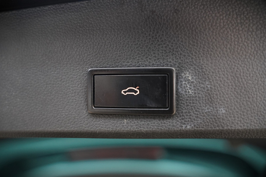 Seat Ateca 2.0 EcoTSI FR 4DRIVE | Panoramadak | Stoelverwarming | Keyless | 360 Camera | Standkachel | Navigatie | Apple Carplay | Trekhaak | Elektrische Stoel | Adaptive Cruise Control | Seat Sound | Adaptief Onderstel | D