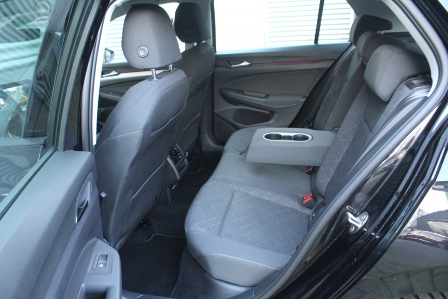 Volkswagen Golf 1.0 TSI 111pk Life NL-Auto NAP Clima Cruise Carplay Camera Dig. Cockpit Keyless 16"LMV