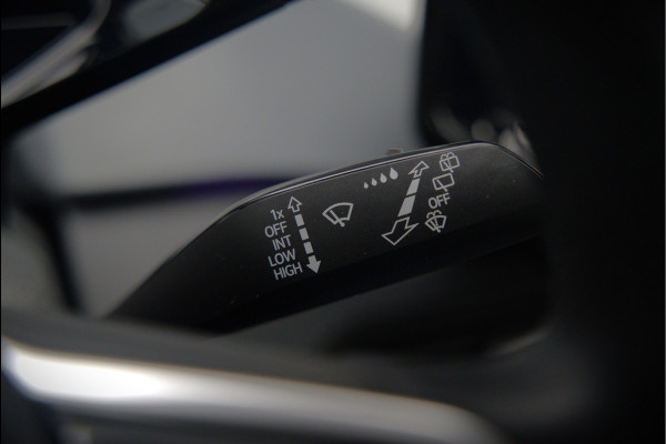 Volkswagen ID.3 First Plus 58 kWh | Stoelverwarming | Stuurverwarming | Camera | Adaptive Cruise Control | Navigatie | Standkachel | Keyless | Parkeersensoren | LED | Apple Carplay | BTW |