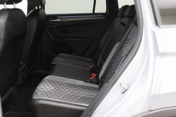 Volkswagen Tiguan 1.4 TSI eHybrid R-Line Business+ IQ-Light, Virtual Cockpit, ACC, Winterpakket, Apple Carplay, PDC, 20''